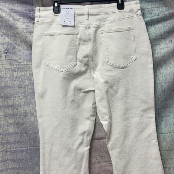 Brand new Woman’s Elizabeth and James jeans. - Picture 12 of 14